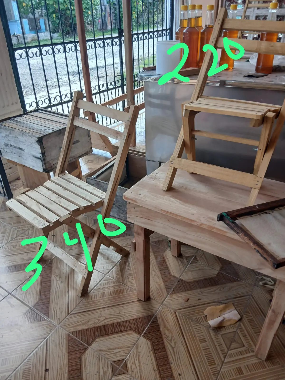 Sillas de madera - Imagen 1