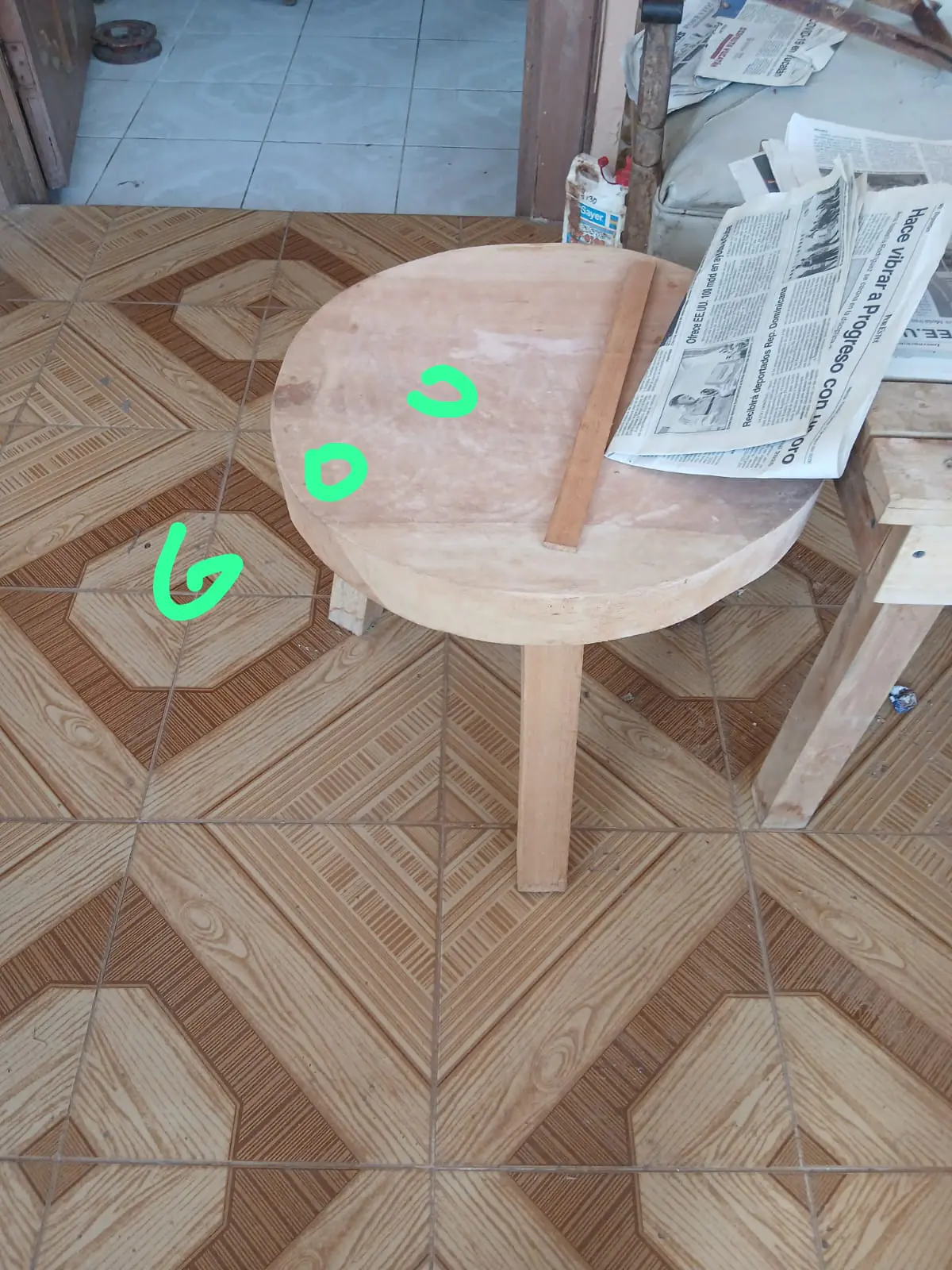 Mesa de café de madera - Imagen 1